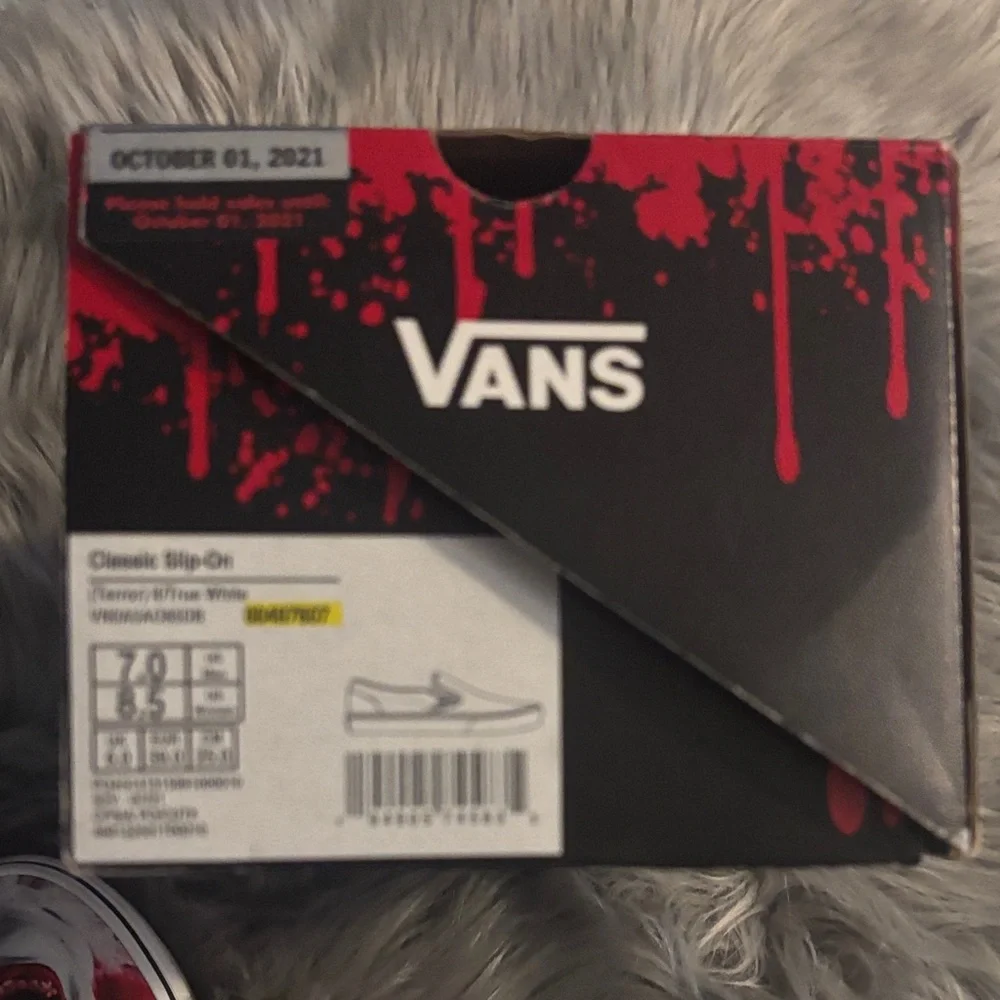 Vans X House of Terror IT classic slip on shoes - Picture 5 of 6